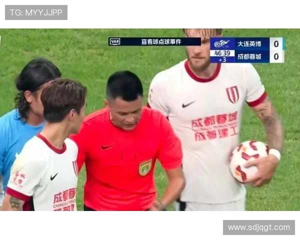 上海篮球队技术争议引发热议球迷与专家各抒己见探讨战术与裁判判罚