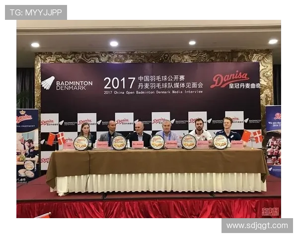 成都羽毛球队与上海羽毛球队赛后复盘分析灵活性表现与战术调整 成都羽毛球队与上海羽毛球队赛后复盘分析灵活性表现与战术调整